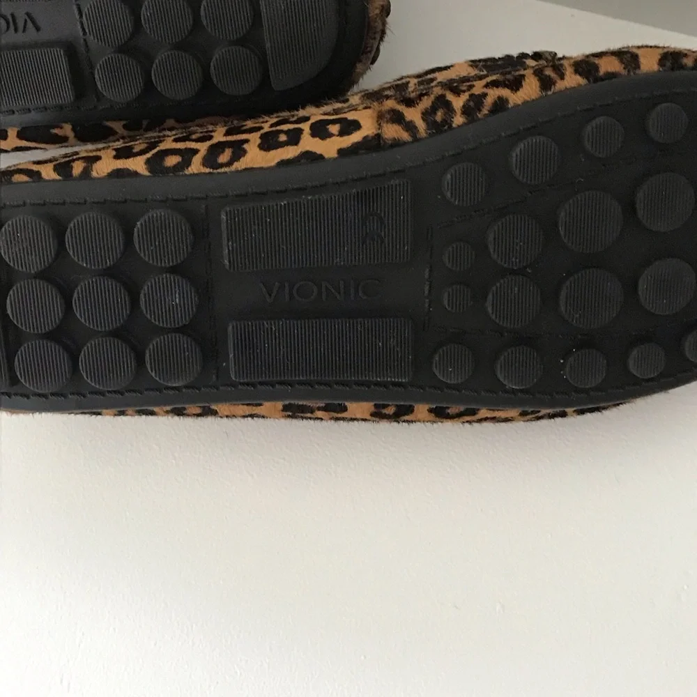 Vionic Leopard Print Moccasins- calf fur - Picture 4 of 10